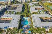 Barefoot Beach Resort