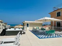 Palazzo Mauro Sorrento Luxury Rooms - parking