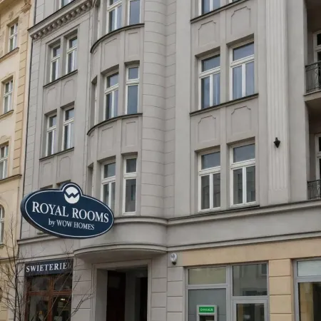 ROYAL ROOMS by WOW HOMES Отели рядом с достопримечательностью «Polish Theatre»
