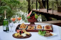 Kalundewa Retreat - breakfast
