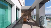 Holiday Inn QUERETARO ZONA DIAMANTE by IHG - غرفة مطلة على الجبل