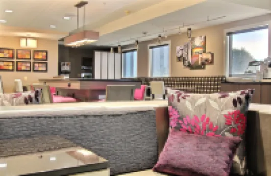 โรงแรมฮอลิเดย์ อินน์ เอ็กซ์เพรส ฟาร์โก-เวสต์ เอเคอร์ส บาย IHG