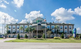 Holiday Inn Express & Suites Houston-Alvin