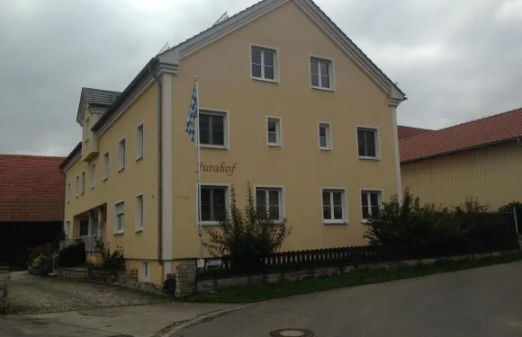 朱拉沃默莎旅館