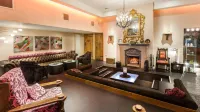 Glenskirlie Castle Hotel - parking
