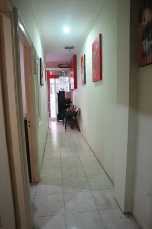 Lestari Homestay Отели в г. Gresik