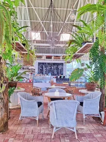 รูปภาพของภูผาหน้าเล