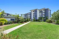 Broadwater on the Peninsula - parking