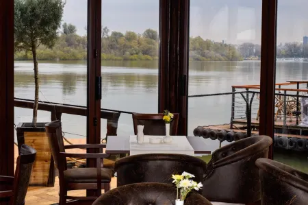 Bahus Inn Отели рядом с достопримечательностью «Земун»