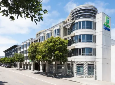 Holiday Inn Express & Suites San Francisco Fishermans Wharf Hotels near Fisherman's Wharf