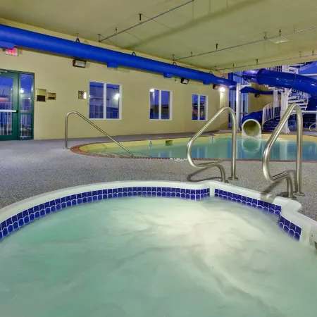 Holiday Inn Express & Suites HINTON by IHG