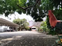 Jaroonwej Bangsaen Hotels near Burapha University