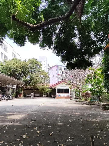 รูปภาพของจรูญเวศม์ บางแสน