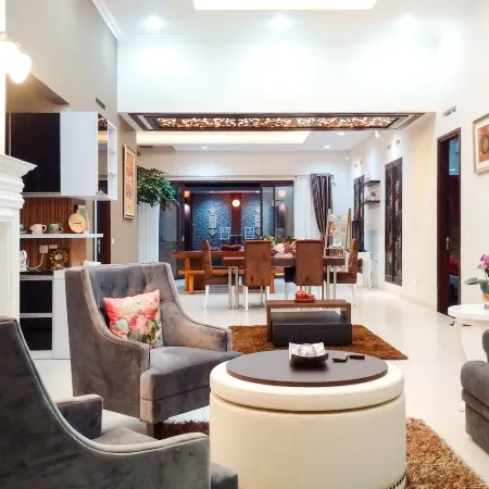 Kota Baru Parahyangan 27 House with Private Pool Near Ikea Отели в г. Batujajar