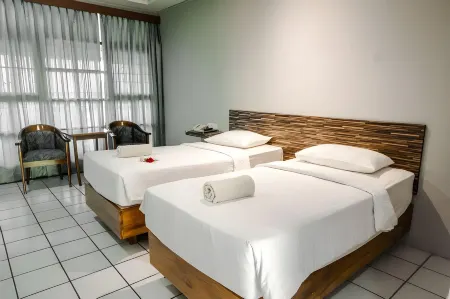 아만다 힐즈 반둥안