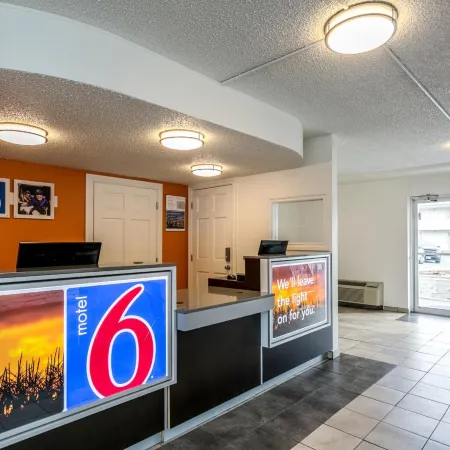 Motel 6 Butte, MT - Historic City Center