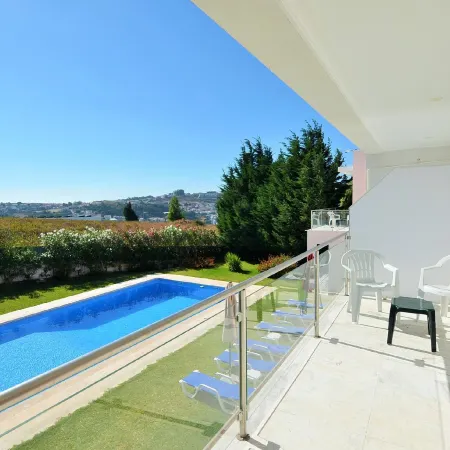 Hilltop Oasis Lisboa Oeiras