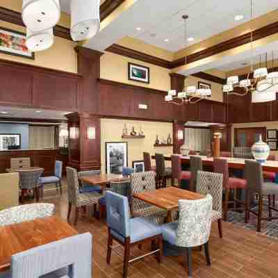 Hampton Inn & Suites Cleveland-Beachwood Dining/Meeting Rooms