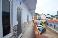 Penginapan Kurnia Sluke 南旺住宿飯店