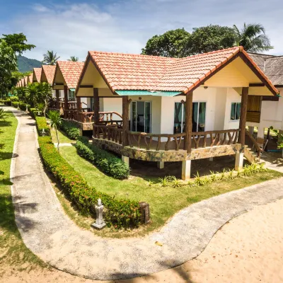 Shangrilah Bungalow Hotels near ميناء ماي نام