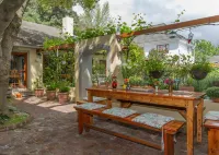 10 Alexander B&B - Bed and Breakfasts