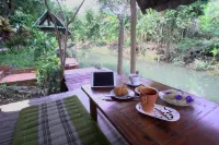 Banmaihom Amphawa - Bãi đậu xe