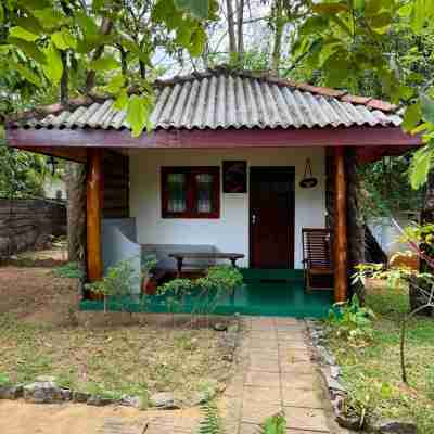 Priya Homestay Kandalama Hotel Exterior