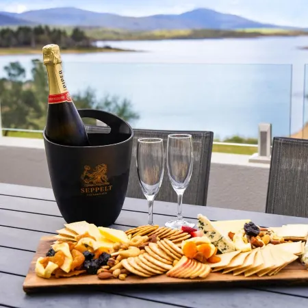 Horizons Lake Jindabyne