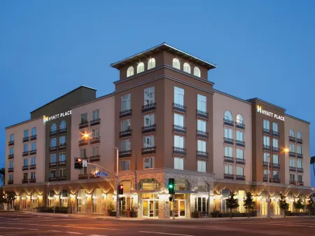 Hyatt Place Riverside Downtown Отели рядом с достопримечательностью «Калифорнийский университет в Риверсайде»