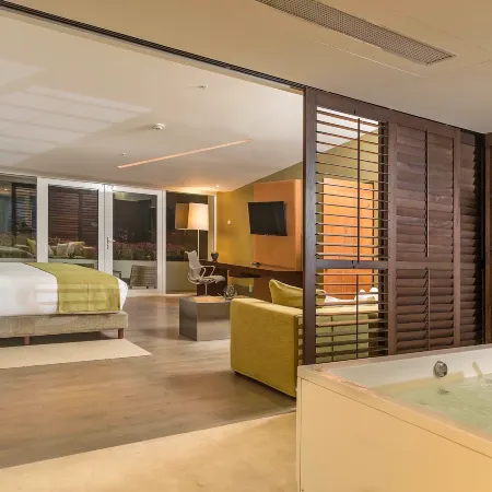 InterContinental Hotels PRESIDENTE CANCUN RESORT by IHG