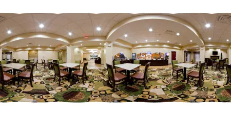 Holiday Inn Express & Suites Statesville by IHG