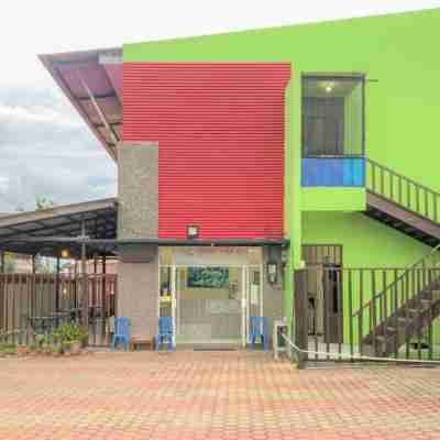Hotel Lido 88 Sorong Mitra RedDoorz Hotel Exterior