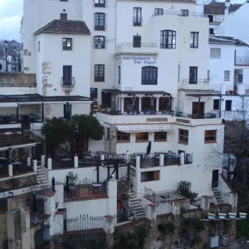 ホテル ドン ミゲル ロンダ大聖堂周辺のホテル