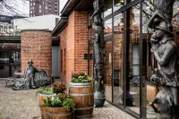 康姆威爾歐登塞安徒生道璽溫德姆飯店 打火匣童話體驗館附近的飯店