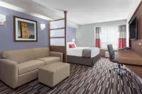 Microtel Inn & Suites by Wyndham Bonnyville - parking