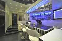 Beverly Hotel Beirut - С баром