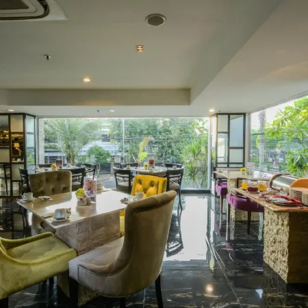 Royal Regantris Cendana