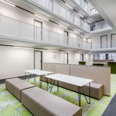 Limehome München Hoteles cerca de Estación de metro Dülferstraße