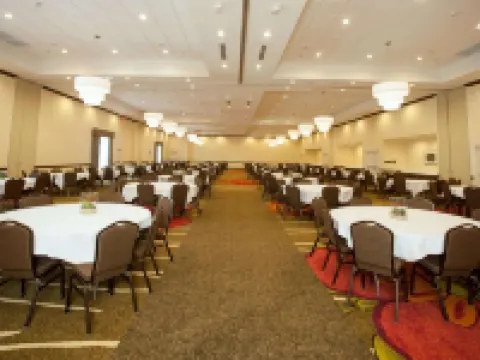 ฮิลตันการ์เด้นอินน์ แซนแอนโทนิโอ-ศูนย์การประชุมไลฟ์โอ๊ค โรงแรมในLive Oak