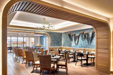 Omni Tucson National Resort Отели рядом с достопримечательностью «Тохоно Чул | Гарденс, Галлерис, энд Бистро»