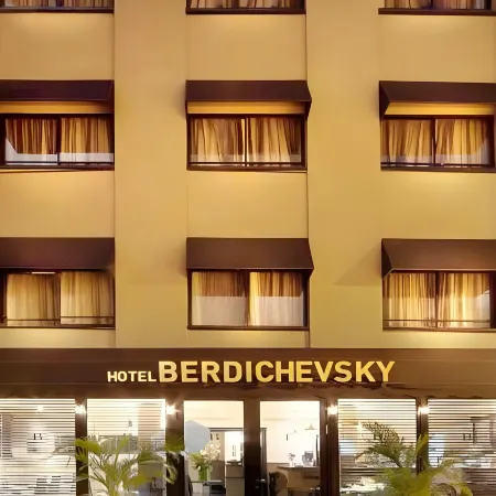 Hotel B Berdichevsky Отели рядом с достопримечательностью «Башни Азриэли»