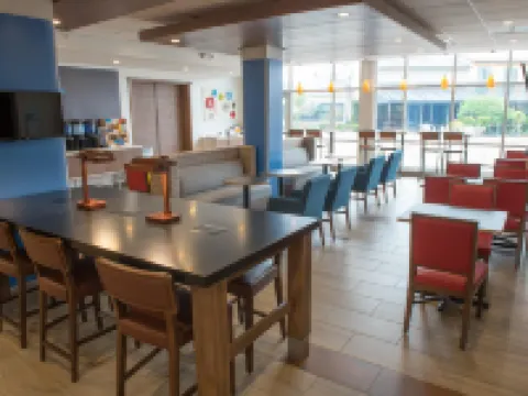 Holiday Inn Express & Suites LOUISVILLE N - JEFFERSONVILLE by IHG Hotels in Clark County