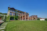 Ampelo Resort - 4-Star
