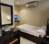 Green Glass Hotel - 3-Star