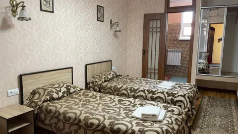 生態之家旅館 in 奧什