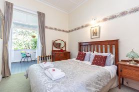 Braemar House B&B and YHA Hostel