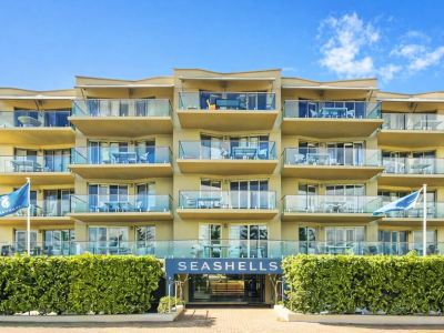 The White Pearl Apartment Direct Ocean Views Top Floor