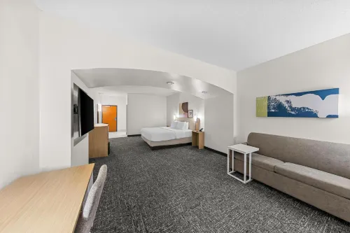 Spark by Hilton Plainfield Indianapolis Airport - Parking