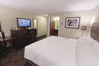 Holiday Inn Express & Suites Pittsburgh West - Green Tree Hotels in Green Tree