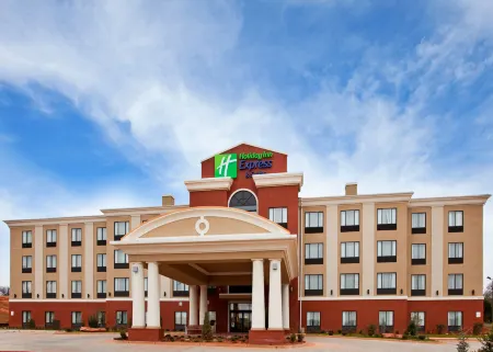 Holiday Inn Express & Suites Guthrie North Edmond Отели в г. Logan County